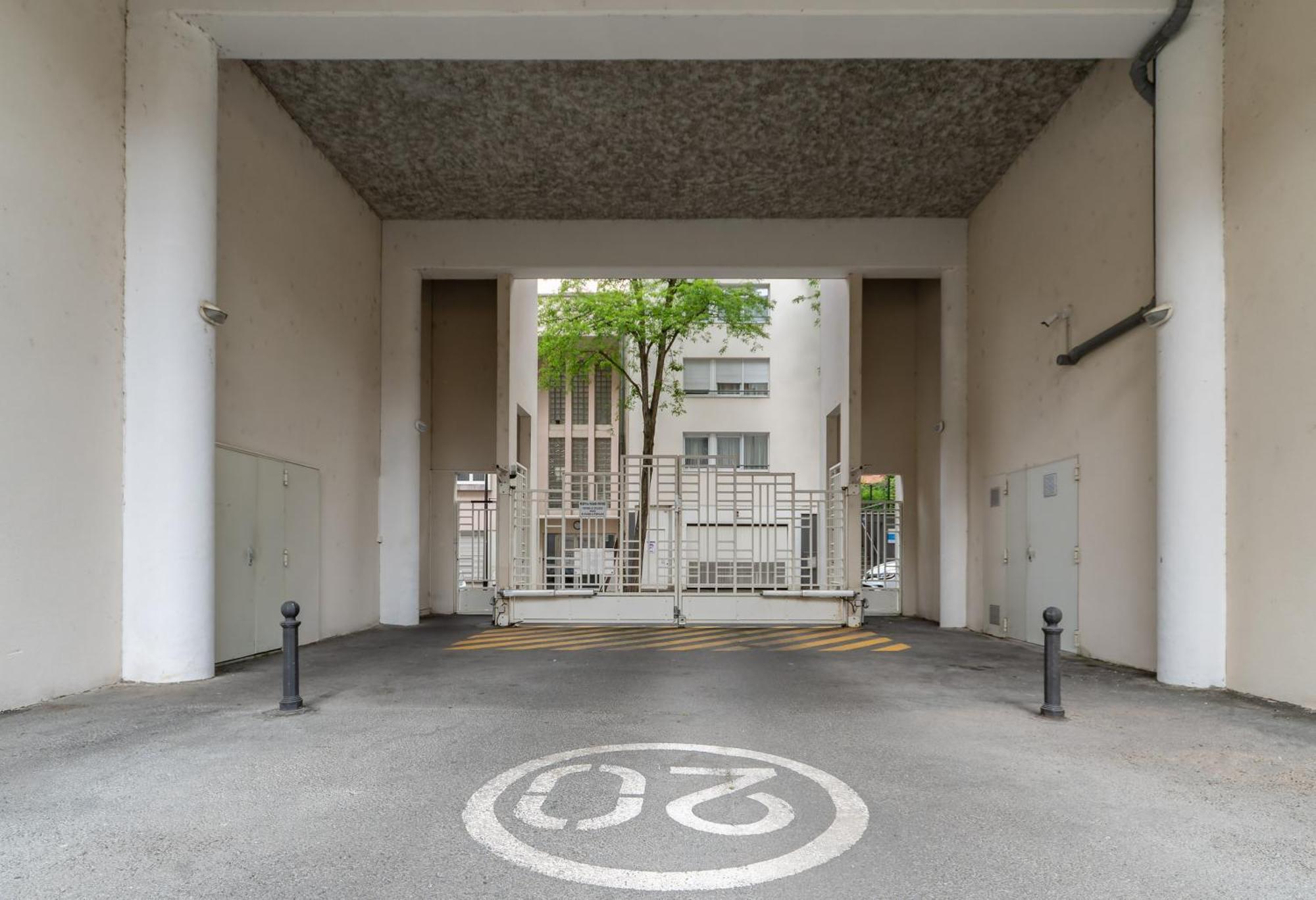 L'Eugenie - Appartement Design & Confort En Centre-Ville Vichy Bagian luar foto
