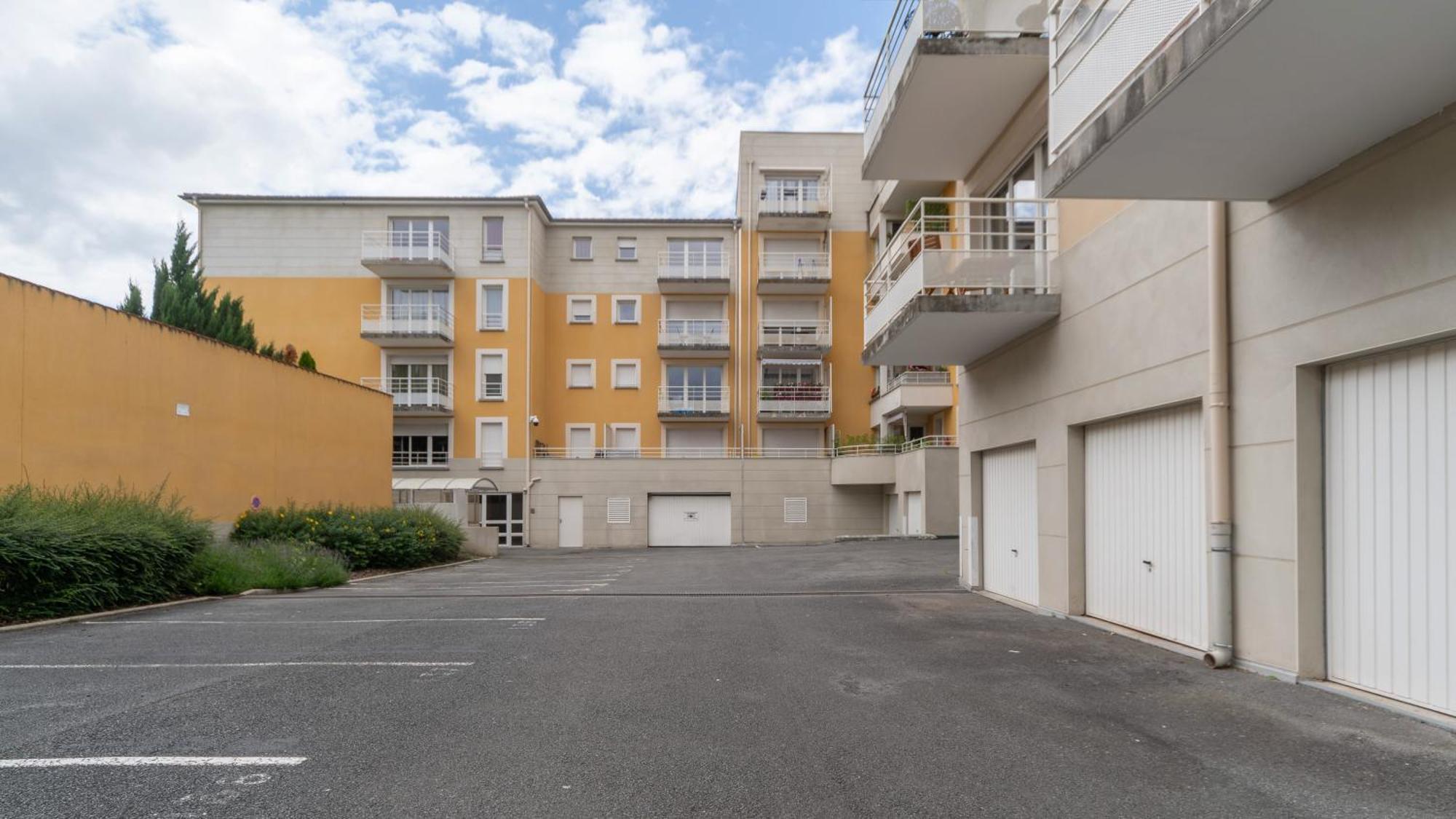 L'Eugenie - Appartement Design & Confort En Centre-Ville Vichy Bagian luar foto