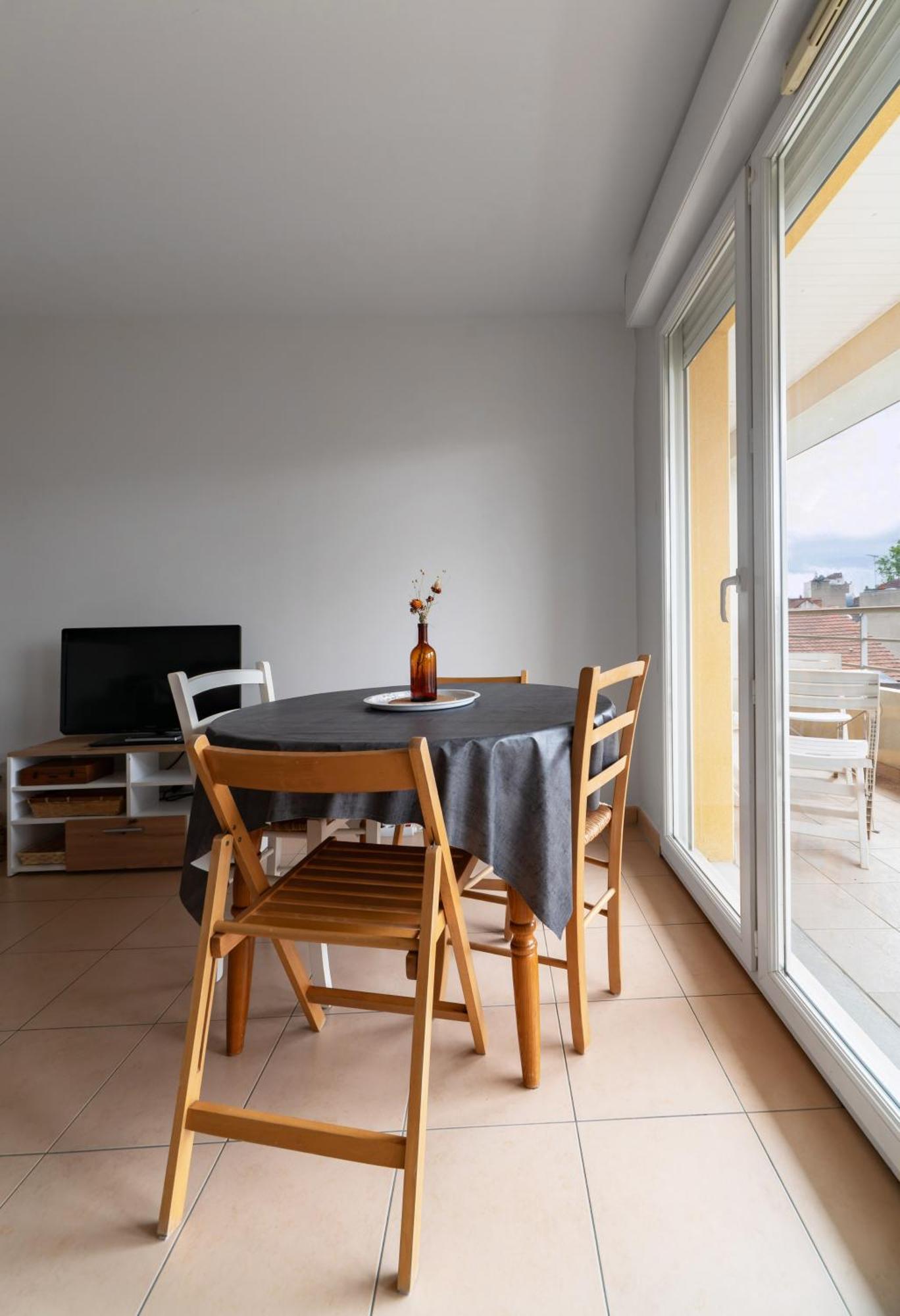 L'Eugenie - Appartement Design & Confort En Centre-Ville Vichy Bagian luar foto