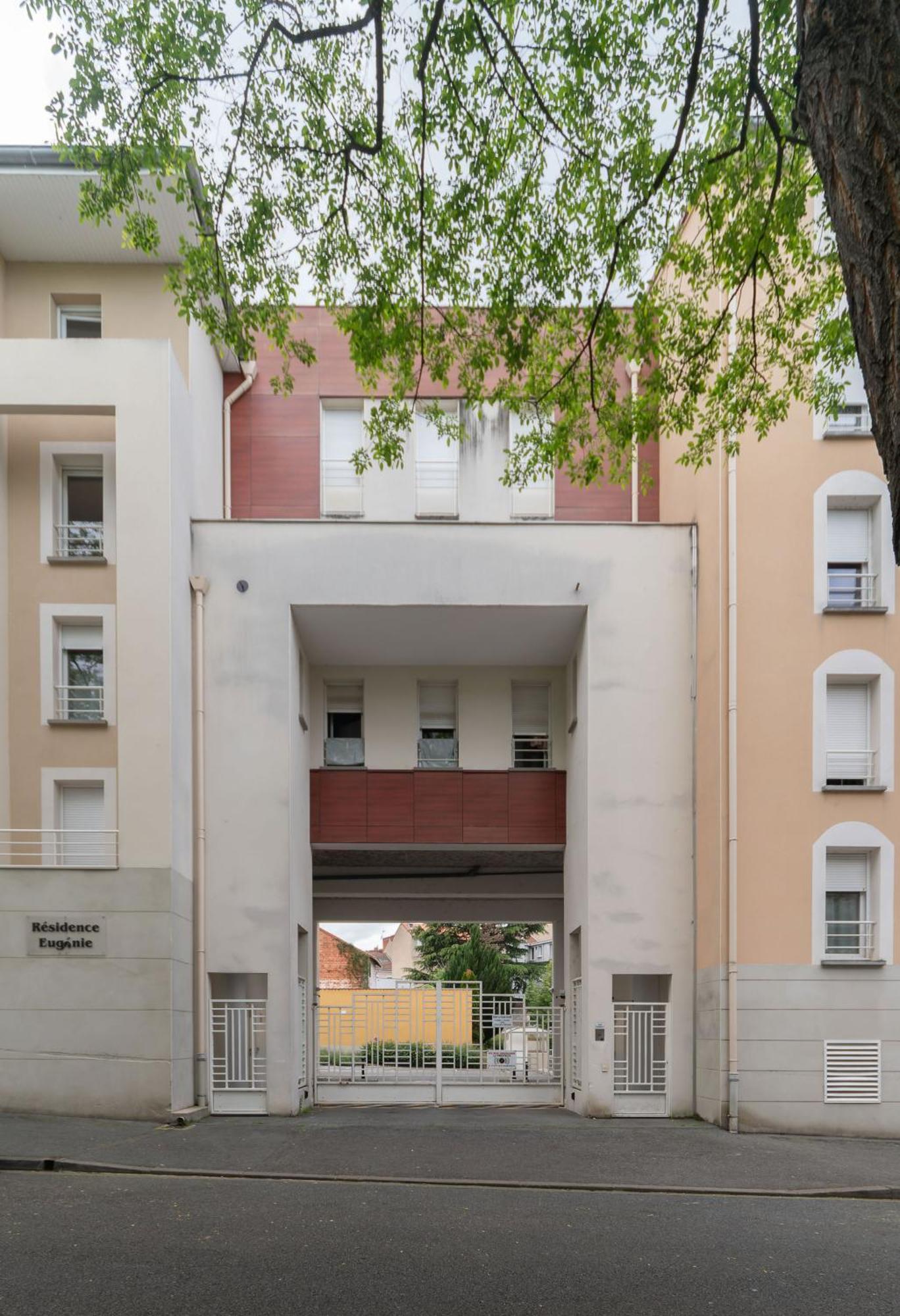 L'Eugenie - Appartement Design & Confort En Centre-Ville Vichy Bagian luar foto