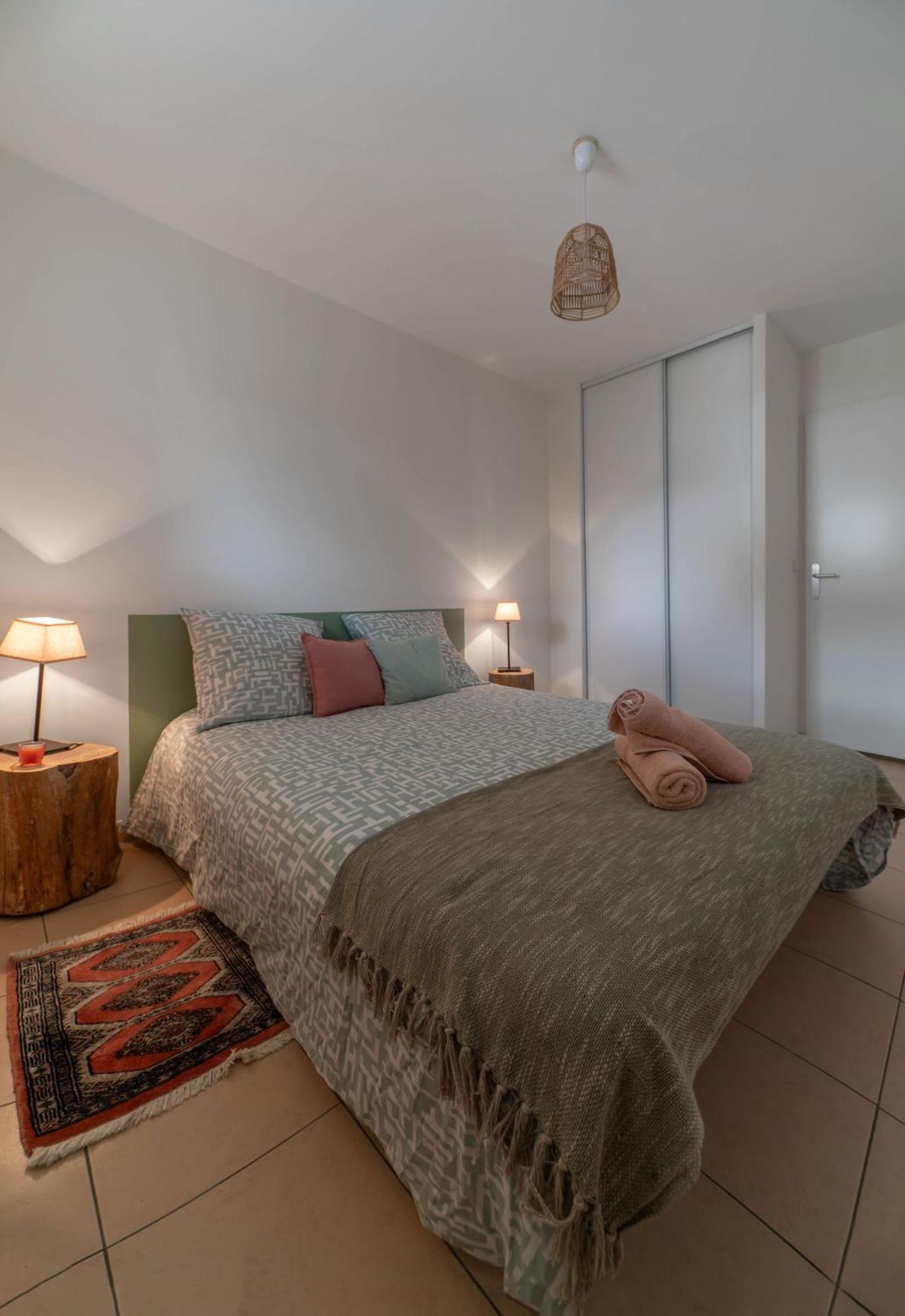 L'Eugenie - Appartement Design & Confort En Centre-Ville Vichy Bagian luar foto