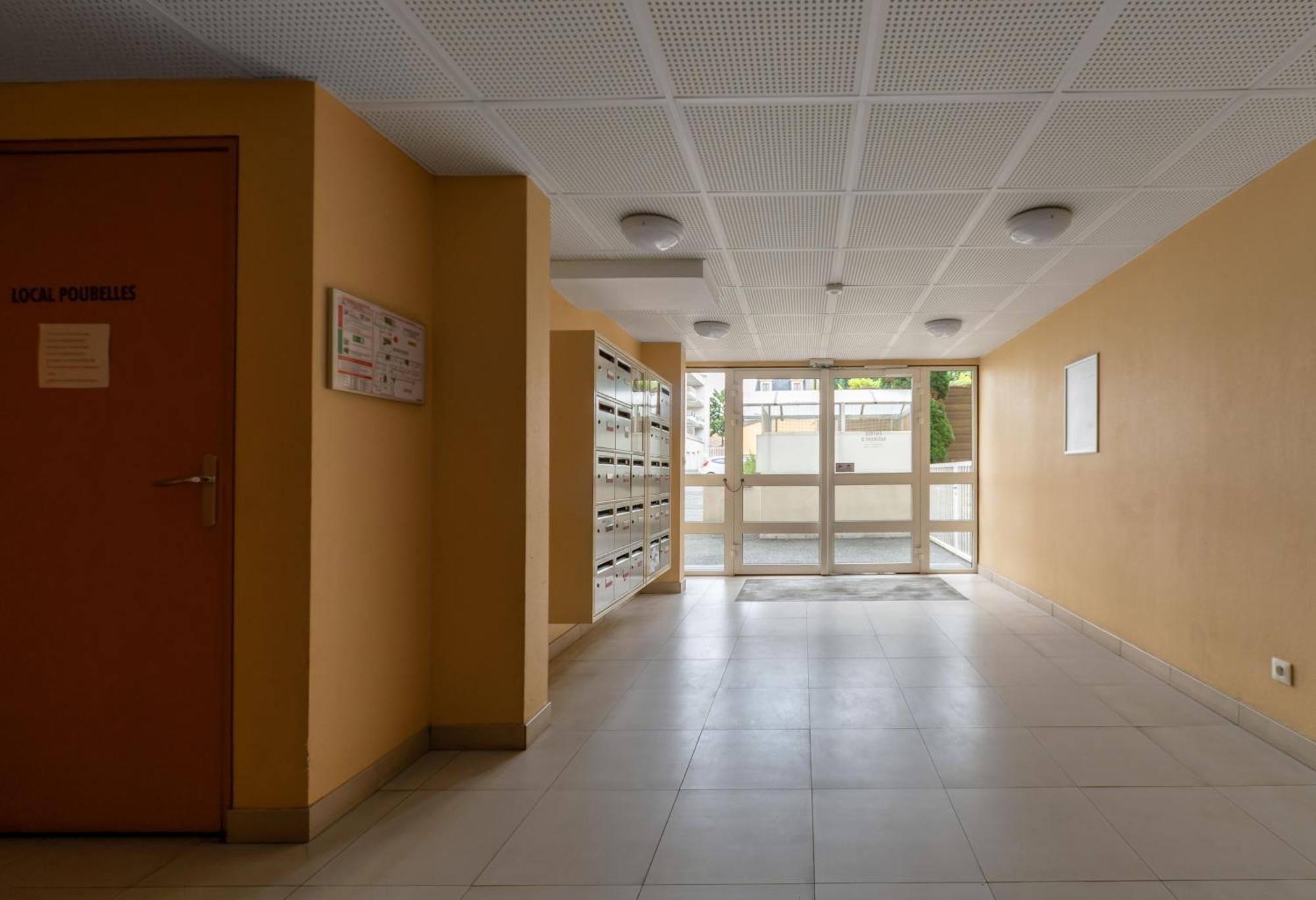 L'Eugenie - Appartement Design & Confort En Centre-Ville Vichy Bagian luar foto